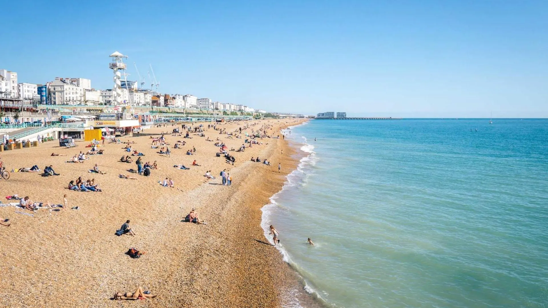 Central 2 Bed 2 Bath Apartment Near Brighton College, Beach, Hospital - Long Stay Offers