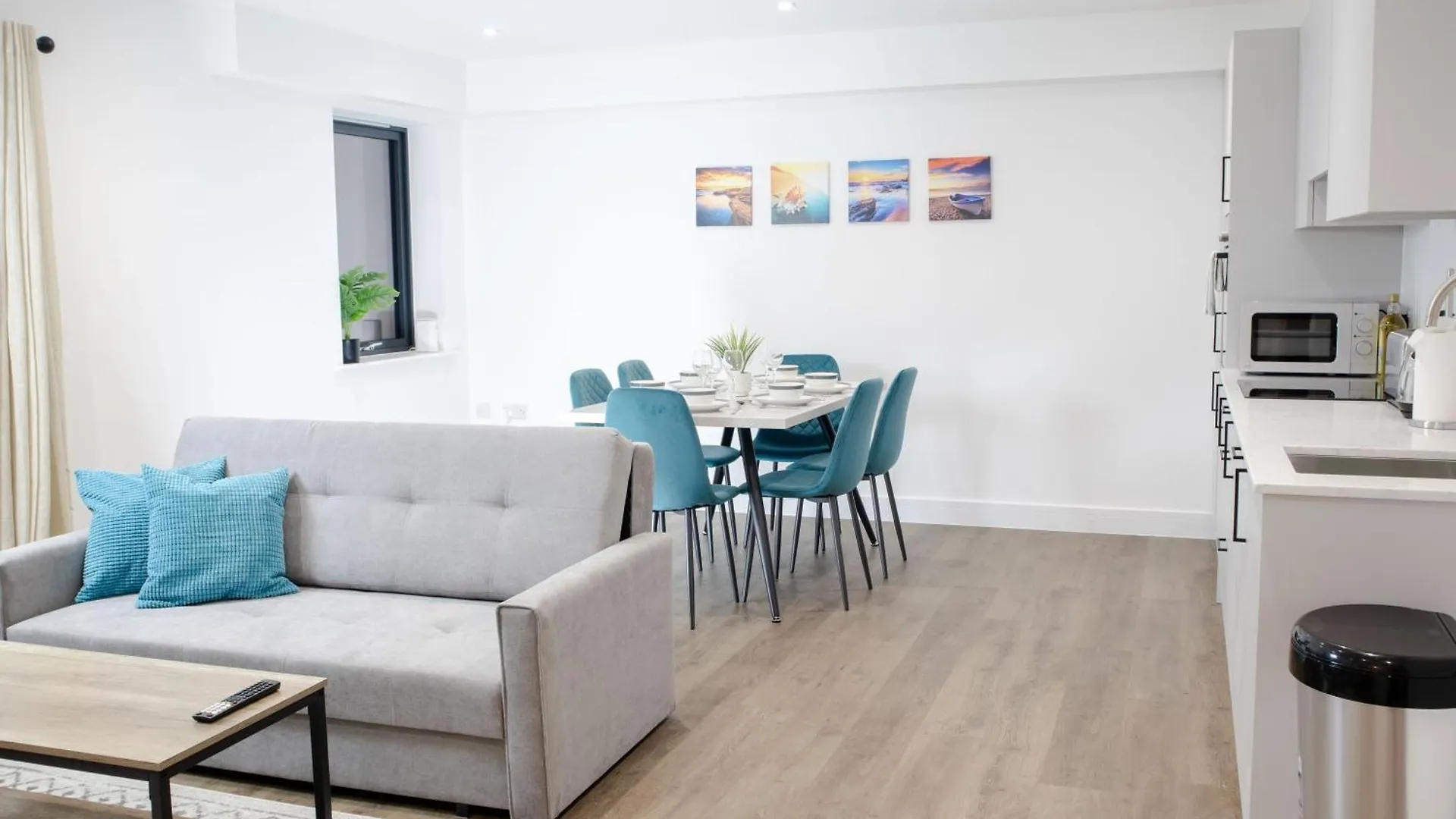 Central 2 Bed 2 Bath Apartment Near Brighton College, Beach, Hospital - Long Stay Offers