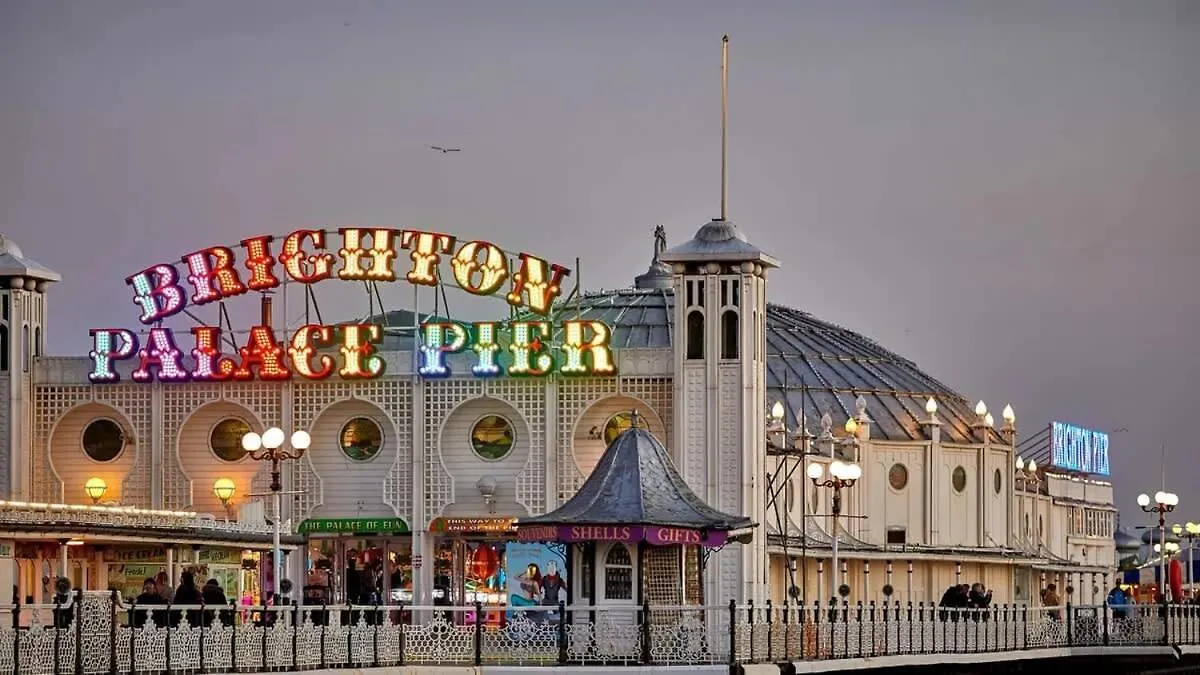 Central 2 Bed 2 Bath Apartment Near Brighton College, Beach, Hospital - Long Stay Offers